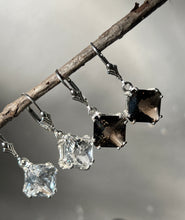Load image into Gallery viewer, Smoky Quartz Magician Stone Ear