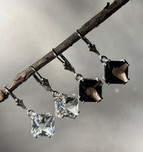 Load image into Gallery viewer, Smoky Quartz Magician Stone Ear