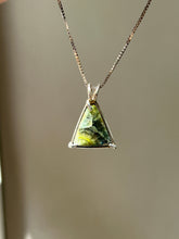 Load image into Gallery viewer, Rare Wavellite necklace