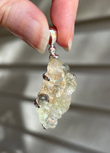 Load image into Gallery viewer, Fluorescent Hyalite Opal pendant