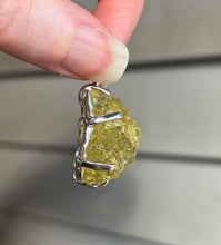 Load image into Gallery viewer, Intense Colored Natural Etched Heliodor pendant 35.5 carats