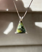 Load image into Gallery viewer, Rare Wavellite necklace