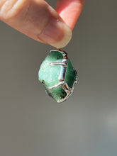 Load image into Gallery viewer, Natural Emerald pendant