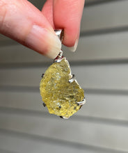 Load image into Gallery viewer, Intense Colored Natural Etched Heliodor pendant 35.5 carats