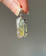 Load image into Gallery viewer, Etched Heliodor pendant