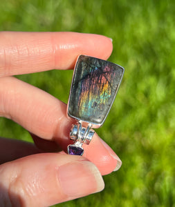 Top quality Spectrolite Labradorite pendant with trillion cut Amethyst - one of a kind