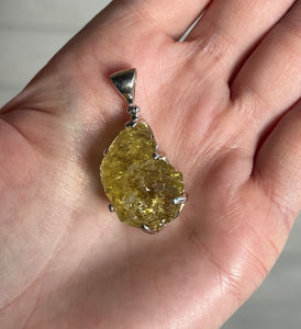 Intense Colored Natural Etched Heliodor pendant 35.5 carats