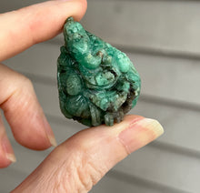 Load image into Gallery viewer, Collectors Carved Emerald Ganesha