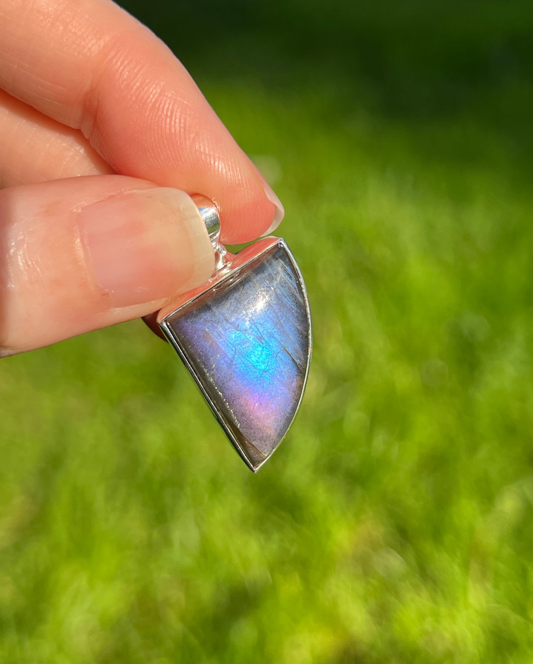 Top quality Neon Blue and Purple Spectrolite Labradorite pendant