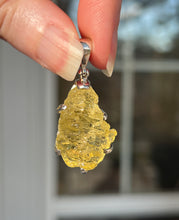 Load image into Gallery viewer, Intense Colored Natural Etched Heliodor pendant 35.5 carats