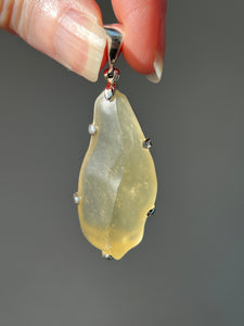 Libyan Gold Tektite pendant - 34.5 carats