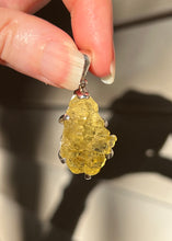 Load image into Gallery viewer, Intense Colored Natural Etched Heliodor pendant 35.5 carats