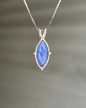 Load image into Gallery viewer, Top Quality Tanzanite necklace with incredible shimmer