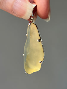 Libyan Gold Tektite pendant - 34.5 carats