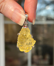 Load image into Gallery viewer, Intense Colored Natural Etched Heliodor pendant 35.5 carats