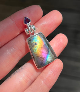 Top quality Spectrolite Labradorite pendant with trillion cut Amethyst - one of a kind