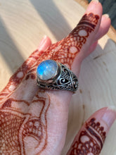 Load image into Gallery viewer, Top Quality Rainbow Moonstone round cut ring