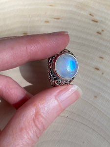 Top Quality Rainbow Moonstone round cut ring