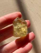 Load image into Gallery viewer, Golden Apatite self standing generator crystal