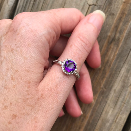 Brilliant Round cut African Amethyst ring