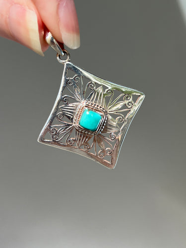 Turquoise pendant handmade in Nepal