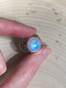 Top Quality Rainbow Moonstone round cut ring