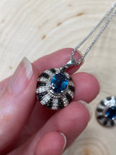 Load image into Gallery viewer, Natural Teal Blue Kyanite Sunburst necklace