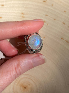 Top Quality Rainbow Moonstone round cut ring