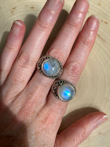 Top Quality Rainbow Moonstone round cut ring