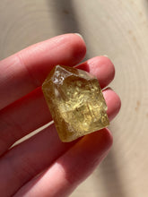 Load image into Gallery viewer, Golden Apatite self standing generator crystal