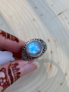 Top Quality Rainbow Moonstone round cut ring