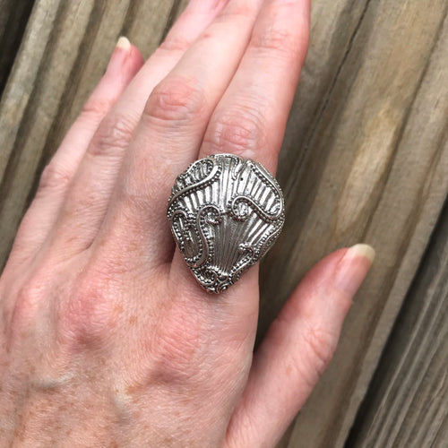 Stunning seashell ring