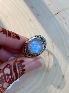 Top Quality Rainbow Moonstone round cut ring