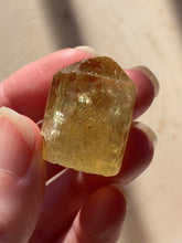 Load image into Gallery viewer, Golden Apatite self standing generator crystal