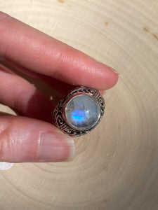 Top Quality Rainbow Moonstone round cut ring