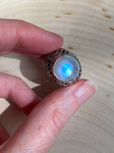 Load image into Gallery viewer, Top Quality Rainbow Moonstone round cut ring