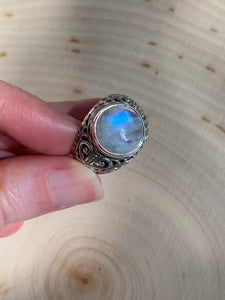 Top Quality Rainbow Moonstone round cut ring