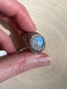 Top Quality Rainbow Moonstone round cut ring