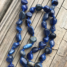 Load image into Gallery viewer, 18 in Blue Kyanite bead necklace